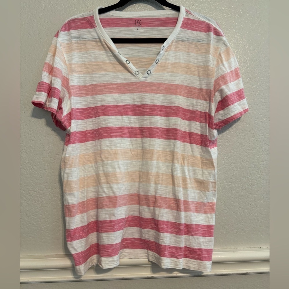 INC International Concepts v-neck snap button pink striped tee size Largw